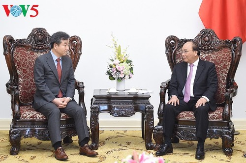 Thủ tướng Nguyễn Xuân Phúc tiếp đoàn đại biểu Hãng thông tấn Yonhap Hàn Quốc - ảnh 2